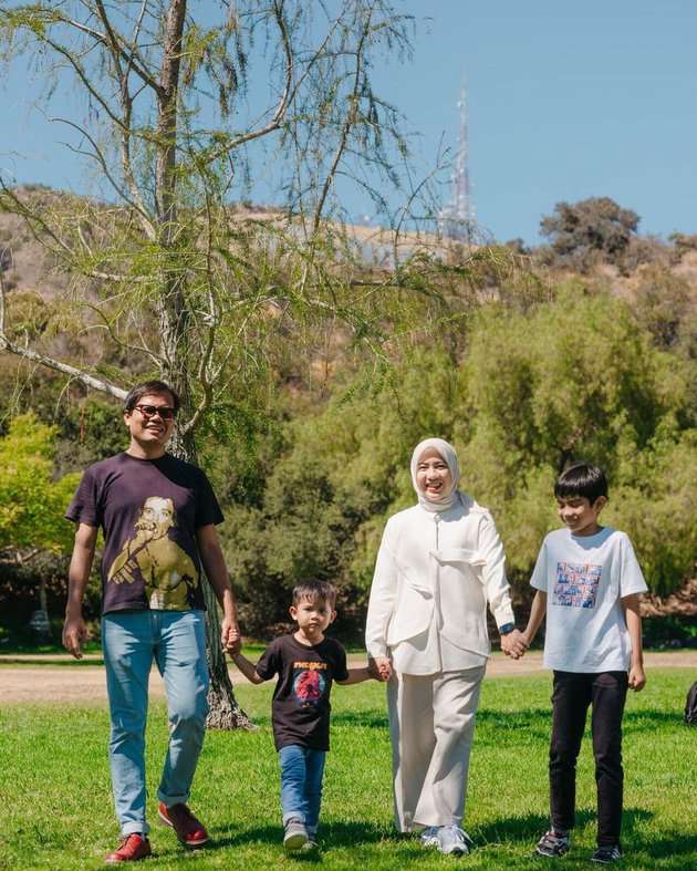 Potret Soleh Solihun dan Istri yang Kian Mesra di Usia Pernikahan ke-11 Tahun!