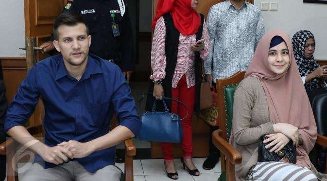 10 Artis `Musuhan` dengan Mantan Suami Usai Cerai, Terakhir Gegara Nikahi Rekan Duetnya Sendiri!