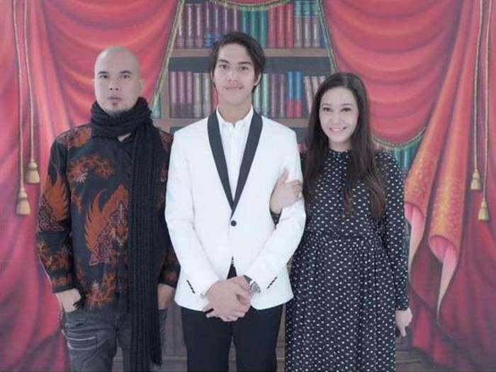 10 Artis `Musuhan` dengan Mantan Suami Usai Cerai, Terakhir Gegara Nikahi Rekan Duetnya Sendiri!