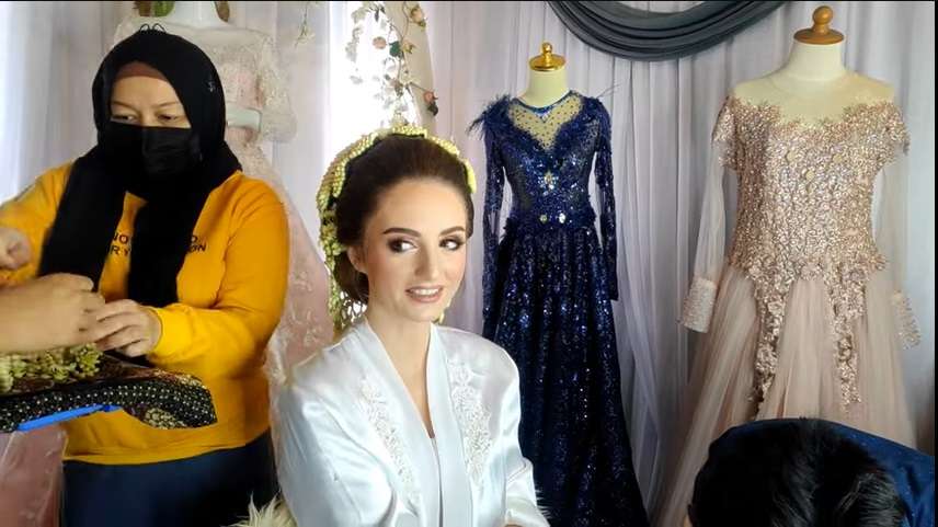 Potret Ceu Nana Bule Cantik Asal Serbia Jadi Model Pengantin Sunda, Hasilnya Bikin Pangling!