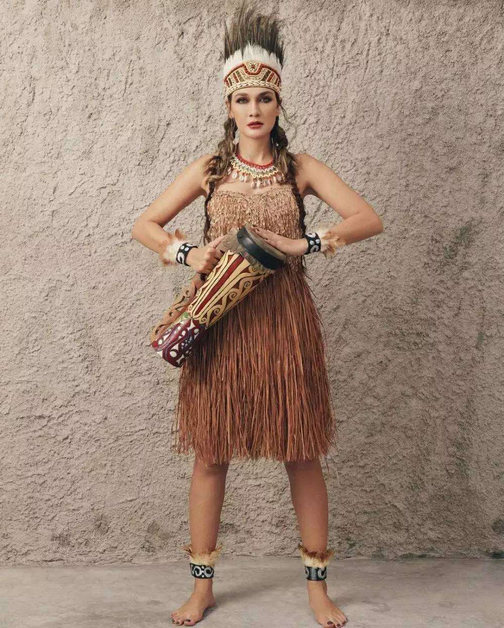 Pesona Sederet Seleb Cantik Kenakan Baju Adat Papua