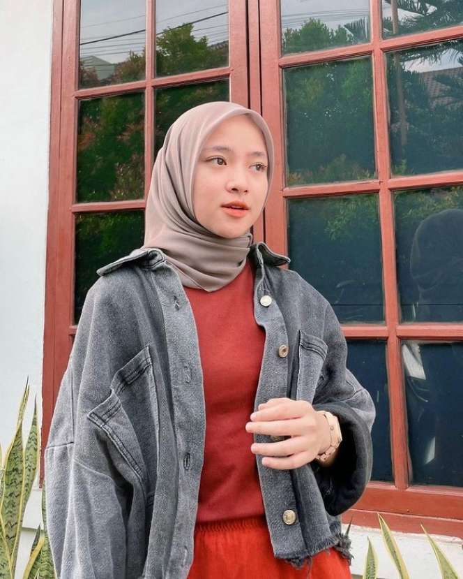 Potret Terbaru Nissa Sabyan, Disebut Tiru Gaya Berpakaian Ririe Fairus!