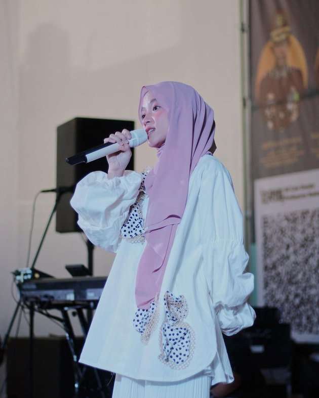 Potret Terbaru Nissa Sabyan, Disebut Tiru Gaya Berpakaian Ririe Fairus!