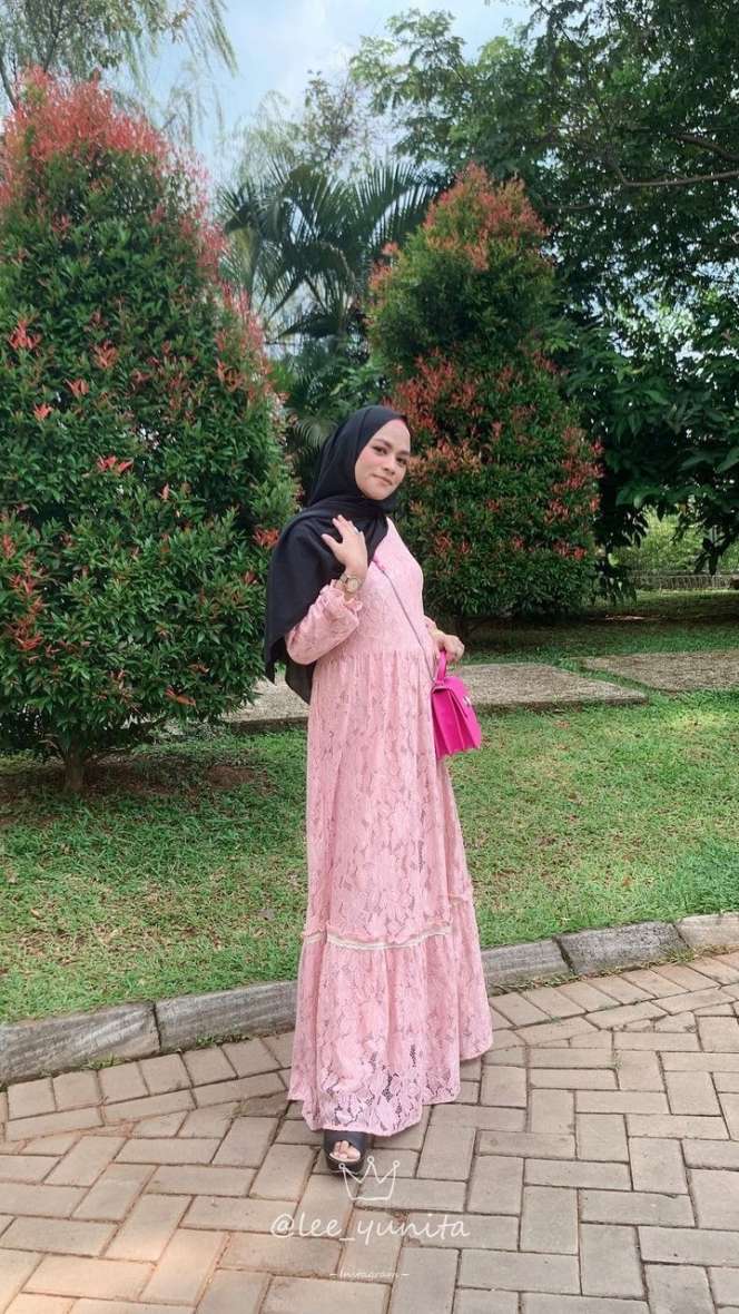 Adu Gaya Yunita Lestari VS Destiani Astinatri, Sama-sama Mantan Istri Daus Mini, Kini Penampilan Mereka Berubah Drastis!