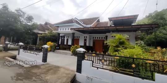 9 Potret Rumah Mewah Para TKI Korea di Desa Terpencil Lereng Gunung Ponorogo, Bak Istana Berjejeran!