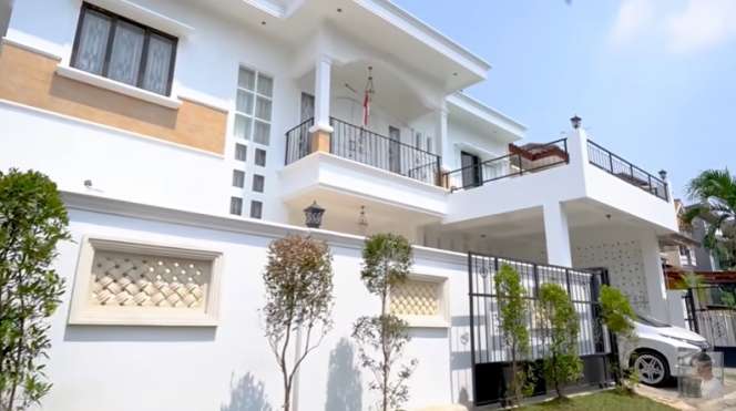 10 Potret Rumah Baru Rey Bong yang Mewah Bak Istana, Lemari Baju Serasa Toko di Mall