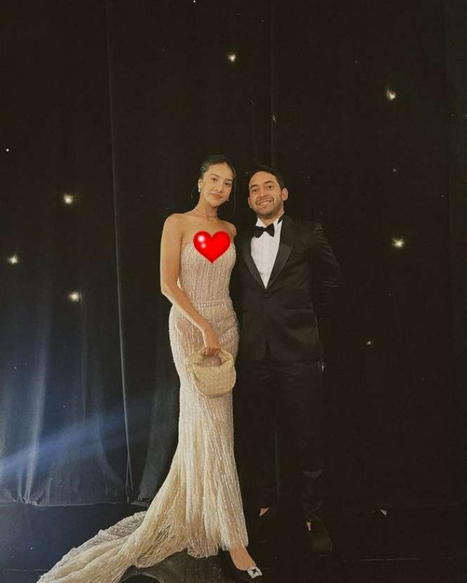 10 Potret Anya Geraldine di Pernikahan Chelsea Islan Tuai Cibiran, Disebut Salah Kostum!