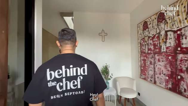 10 Potret Rumah Chef Juna yang Jarang Tersorot, Banyak Arca, Dapurnya Super Duper Mewah!