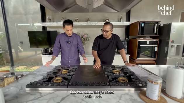 10 Potret Rumah Chef Juna yang Jarang Tersorot, Banyak Arca, Dapurnya Super Duper Mewah!