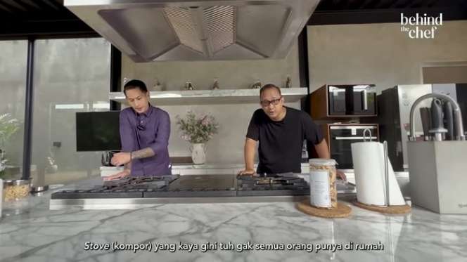 10 Potret Rumah Chef Juna yang Jarang Tersorot, Banyak Arca, Dapurnya Super Duper Mewah!