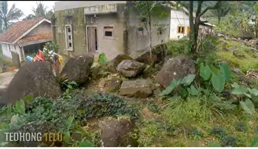 Potret Kampung Batu di Banyumas, Jumlahnya Banyak, Ukurannya Super Besar!