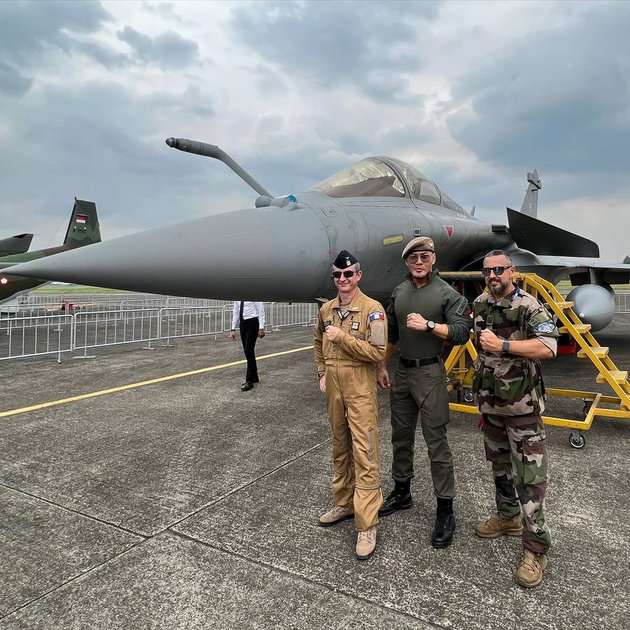 Potret Deddy Corbuzier Terima Pangkat Letkol Tituler Angkatan Darat, Berapa Gajinya?