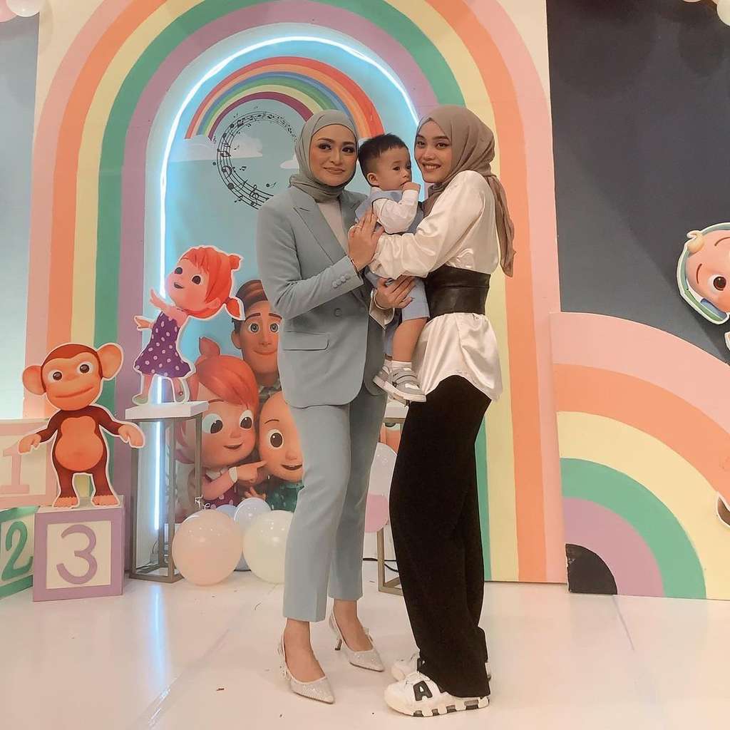 Potret Putri Delina Hadiri Ulang Tahun Adzam, Sule Tak Datang Hanya Titip Pesan