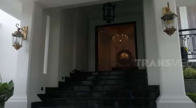 13 Potret Rumah Bos Kosmetik Rizky Ananda Musa, Mewah Ada `Alun-alun` di Dalamnya, Toiletnya Saja Rp1,4 Miliar