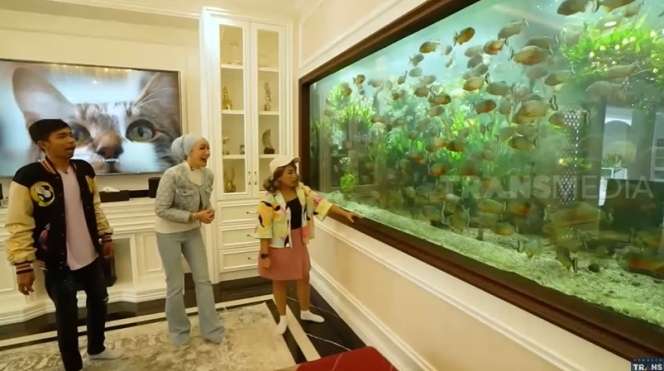 13 Potret Rumah Bos Kosmetik Rizky Ananda Musa, Mewah Ada `Alun-alun` di Dalamnya, Toiletnya Saja Rp1,4 Miliar