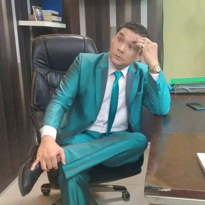 Pria Tampan di Foto Jadul ini Ternyata Aktor Senior Terkenal, Dulu Langganan Antagonis Kini Jadi CEO Tajir, Lihat Potretnya