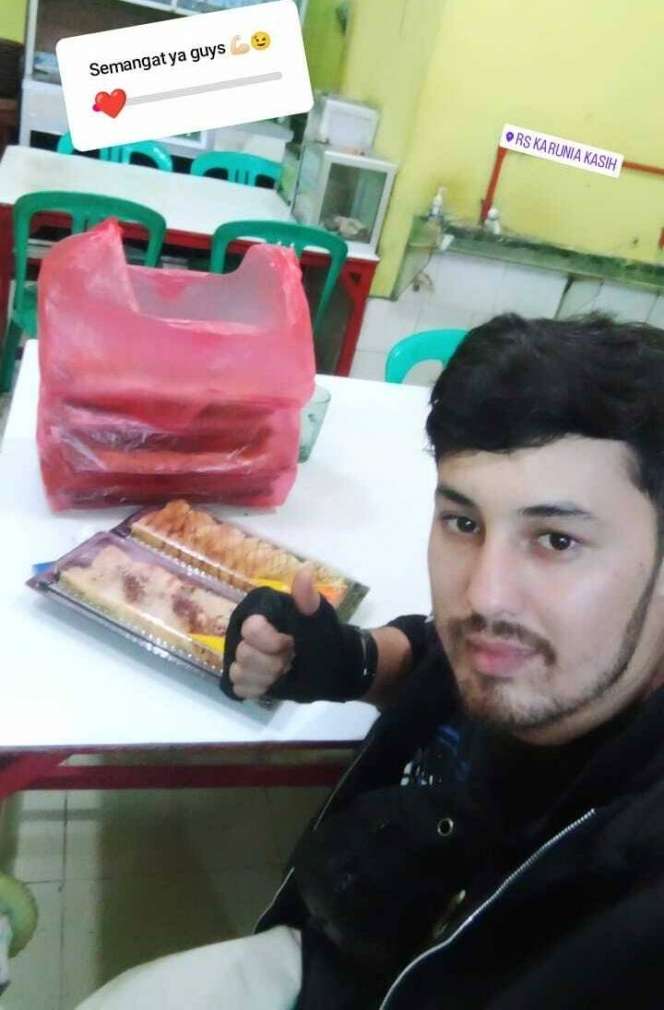 Viral Kevin Sanova Pemain Sinetron Anak Langit kini Berjualan Roti, Lihat 6 Potretnya!