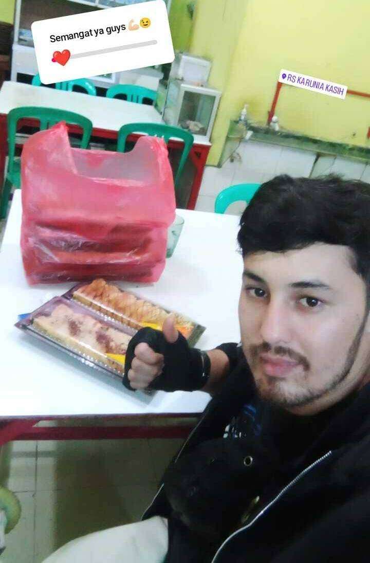 Viral Kevin Sanova Pemain Sinetron Anak Langit kini Berjualan Roti, Lihat 6 Potretnya!