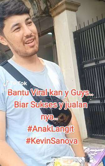 Viral Kevin Sanova Pemain Sinetron Anak Langit kini Berjualan Roti, Lihat 6 Potretnya!