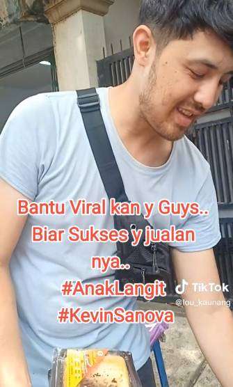 Viral Kevin Sanova Pemain Sinetron Anak Langit kini Berjualan Roti, Lihat 6 Potretnya!
