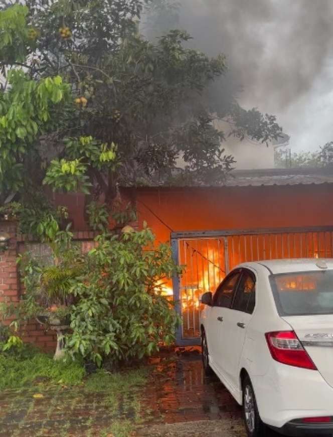 Sang Ibu Minta Tolong Saat Terjebak di Rumah yang Terbakar, Aktor Ini Panik Bukan Main, Endingnya Bikin Haru!