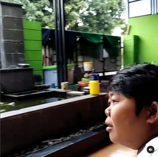 Adu Mewah Potret Rumah Opie Kumis VS Adul, Ternyata Sama-sama Gemar Pelihara Ini