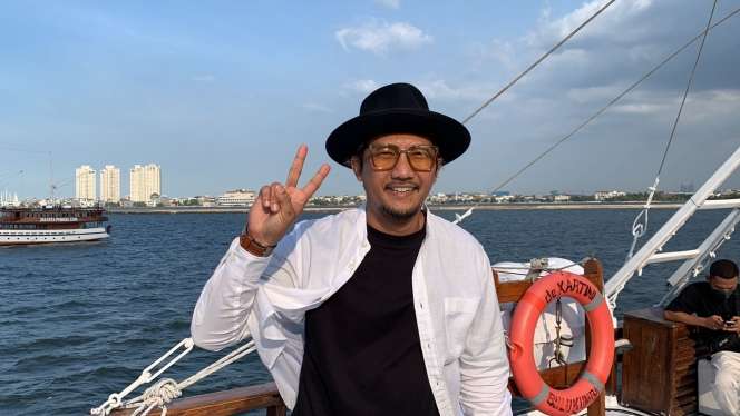 Keseruan di Atas Kapal Jakarta Phinisi