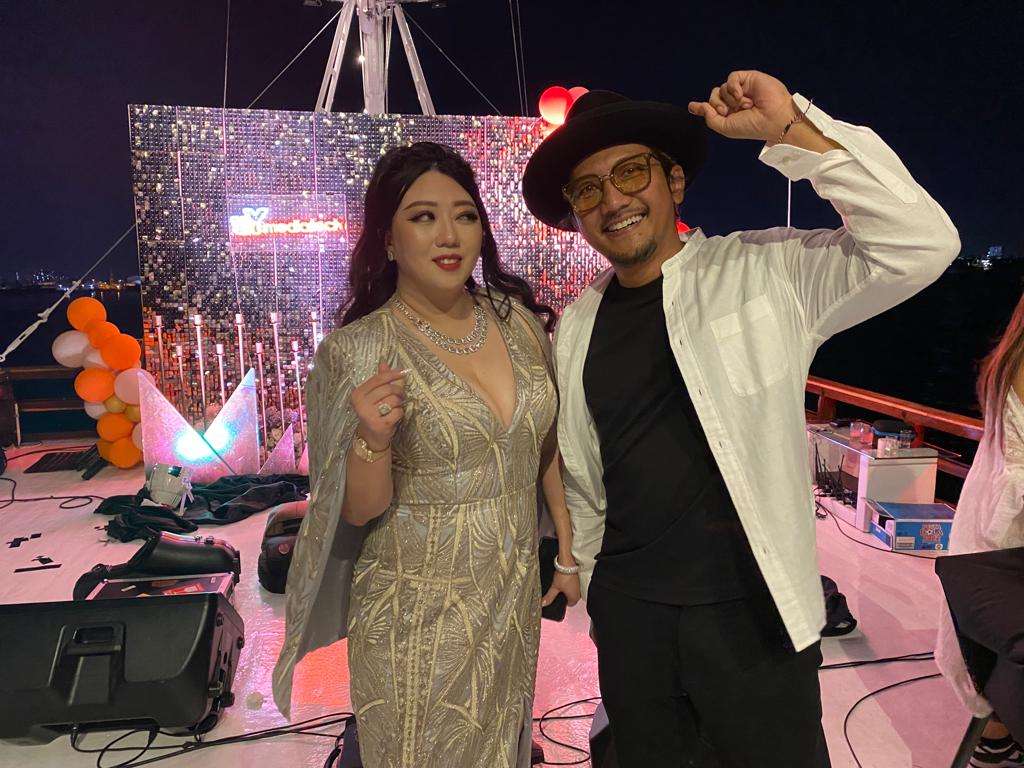 Keseruan di Atas Kapal Jakarta Phinisi