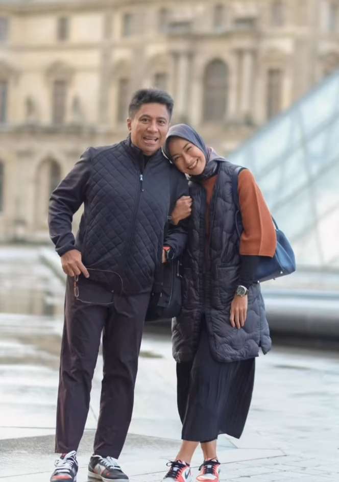 Potret Pernikahan Kedua Artis 90an yang Jadi Sorotan, Ada yang Resepsi di Rumah