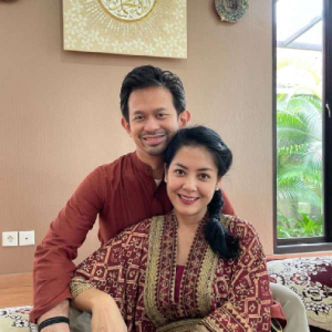 Potret Pernikahan Kedua Artis 90an yang Jadi Sorotan, Ada yang Resepsi di Rumah