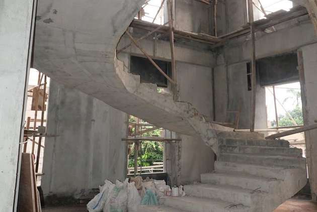 10 Potret Rumah Baru Ruben Onsu yang Megah Bak Museum, Ada Tangga Melingkar Mewah Abis!