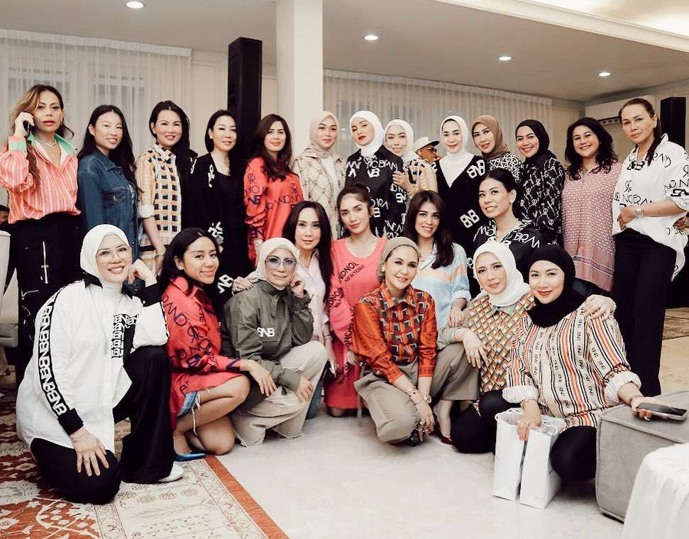 9 Potret Olla Ramlan dan Kumpulan Sosialita Cantik `Geng Cuan`, Lebih Tajir dari Geng Cendol?