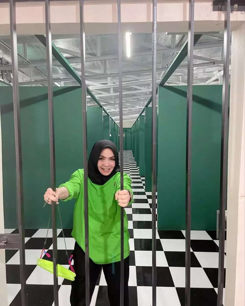Ingat Artis Cantik di Iklan Obat Asma Tahun 80-an? Kini Jadi Crazy Rich, Punya Mantu Sultan Andara, Siapa Dia?