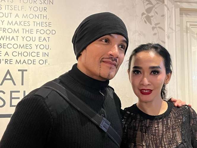 Potret Romy dan Ury Rafael Kompak Bisa Tebak Pemenang Piala Dunia Lewat Permainan Intuisi