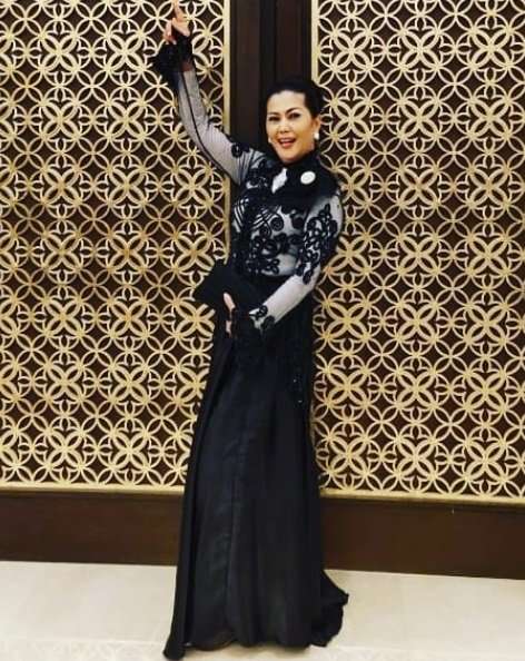 Ingat Helsi Herlinda, Ibu Nia Ramadhani yang Kejam di Sinetron `Bawang Merah Bawang Putih`? Nasibnya Bikin Syok, Jadi Penjual Makanan?