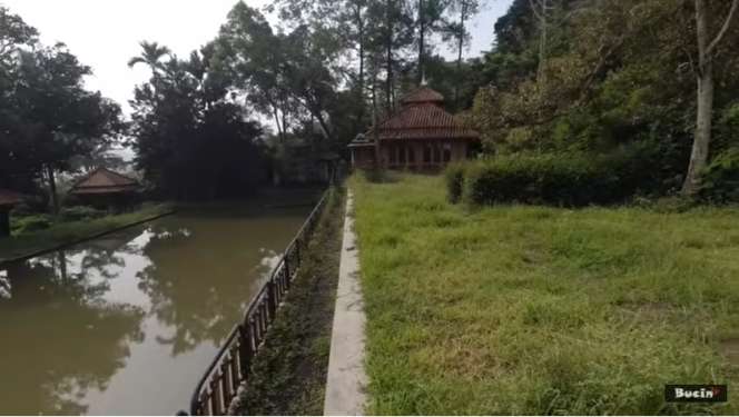 10 Potret Vila Mewah Milik Mantan Wali Kota Bandung yang Terbengkalai, Ngeri Bak Kota Mati!