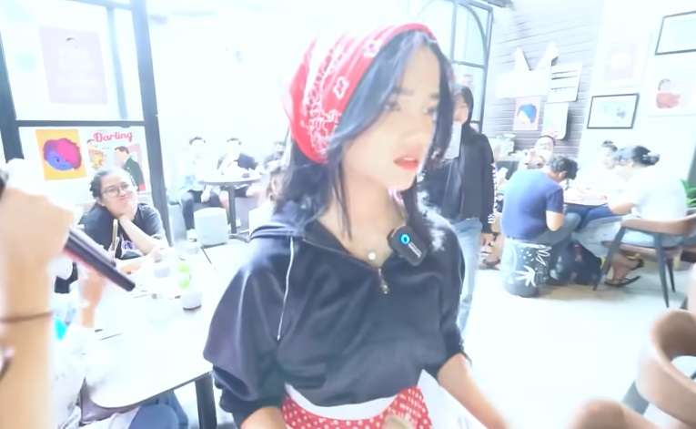 Potret Fuji An Cosplay Jadi Pelayan Judes di Karen’s Diner, Netizen: `Natural Banget`