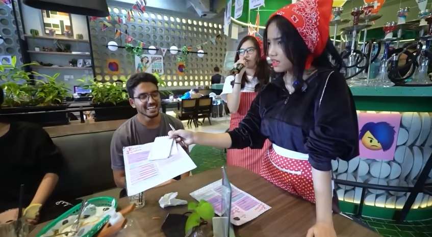 Potret Fuji An Cosplay Jadi Pelayan Judes di Karen’s Diner, Netizen: `Natural Banget`