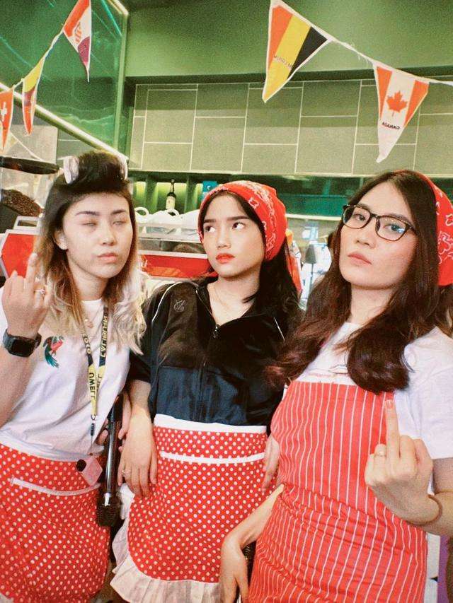 Potret Fuji An Cosplay Jadi Pelayan Judes di Karen’s Diner, Netizen: `Natural Banget`