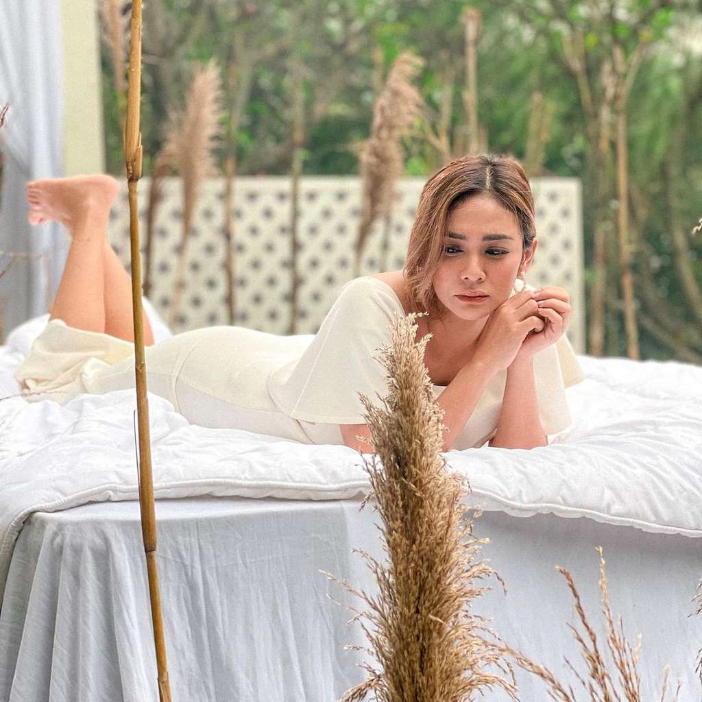 Artis Cantik yang Berani Perankan PSK