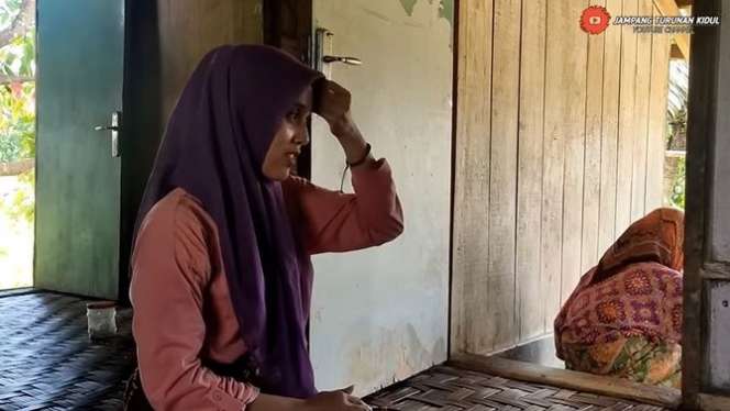 Potret Ani Janda Cantik yang Hidup di Desa, Ternyata Punya Keahlian Ini!