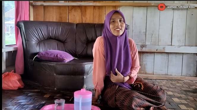 Potret Ani Janda Cantik yang Hidup di Desa, Ternyata Punya Keahlian Ini!