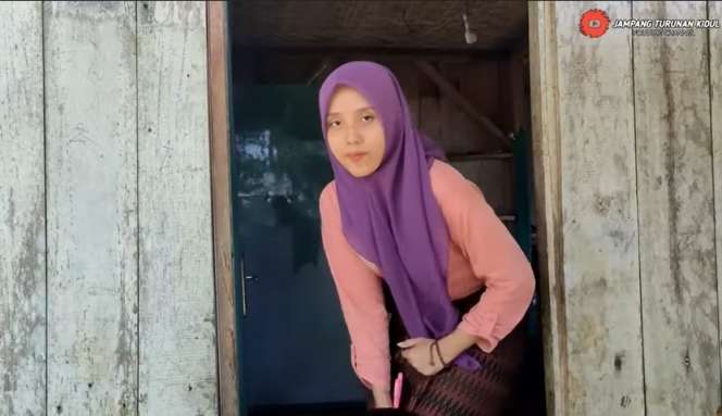 Potret Ani Janda Cantik yang Hidup di Desa, Ternyata Punya Keahlian Ini!