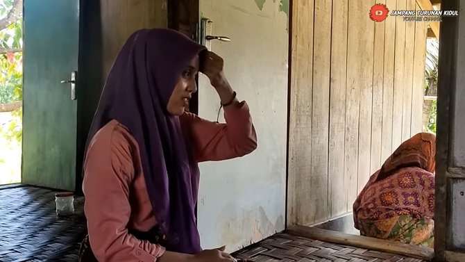 Potret Ani Janda Cantik yang Hidup di Desa, Ternyata Punya Keahlian Ini!