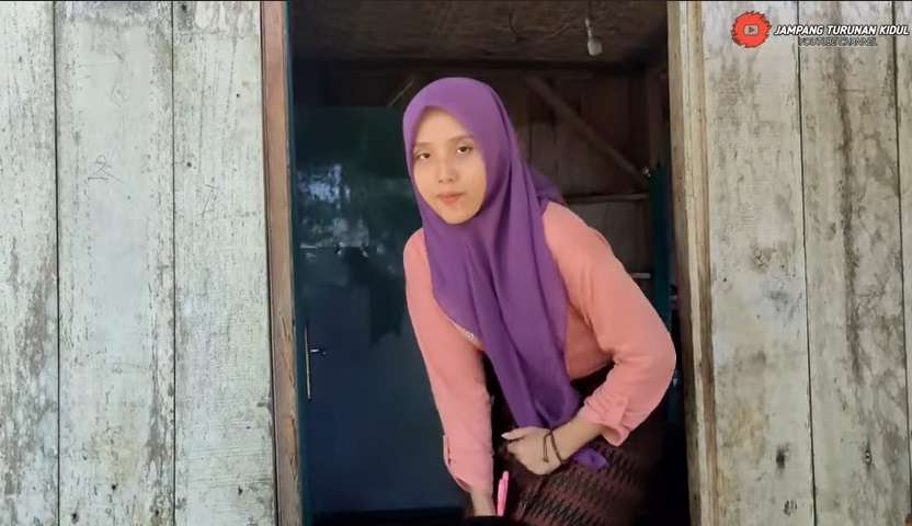 Potret Ani Janda Cantik yang Hidup di Desa, Ternyata Punya Keahlian Ini!