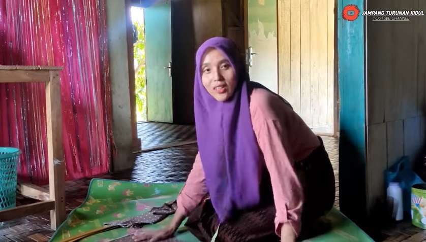 Potret Ani Janda Cantik yang Hidup di Desa, Ternyata Punya Keahlian Ini!