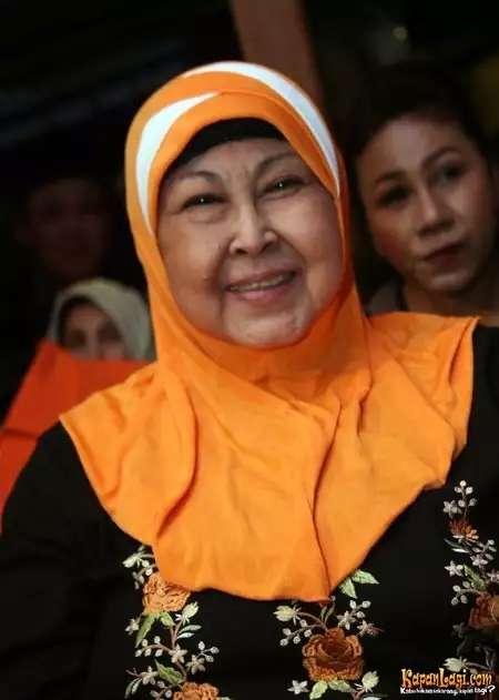 10 Potret Kenangan Mak Nyak `Si Doel Anak Sekolahan` Sebelum Meninggal, Derita Sakit ini Sejak Lama!
