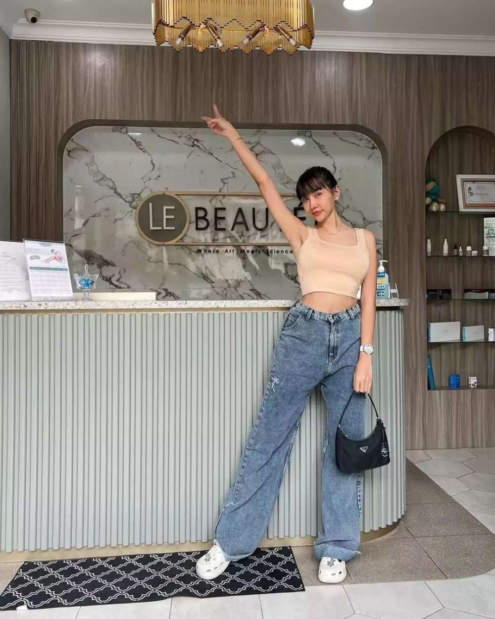 9 Potret Terbaru Lucinta Luna Usai Turun Bobot 19 Kg & 18 Kali Oplas, Dipuji Mirip Artis Korea!