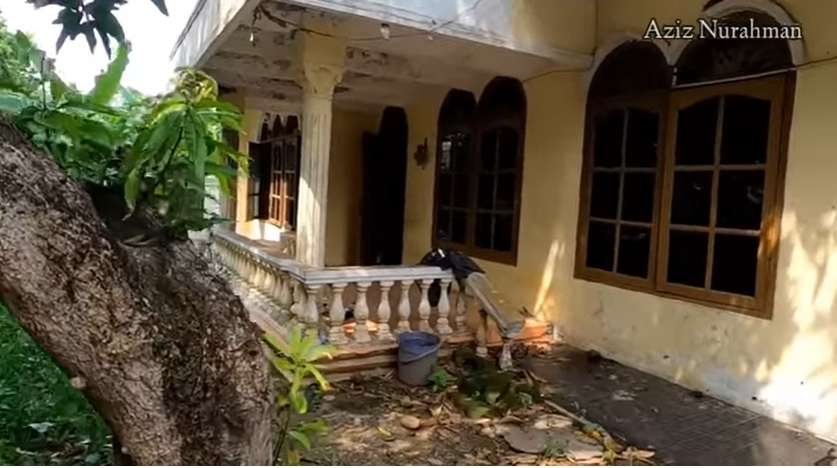 Potret Rumah Mewah Terbengkalai 10 Tahun, Ada Mitos Tangga Pembawa Kematian!