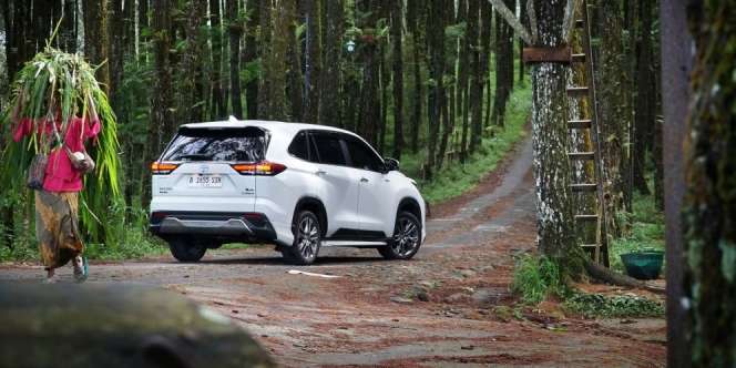 FOTO: Ketangguhan Kijang Innova Zenix, Libas Rute Pegunungan Jawa Tengah